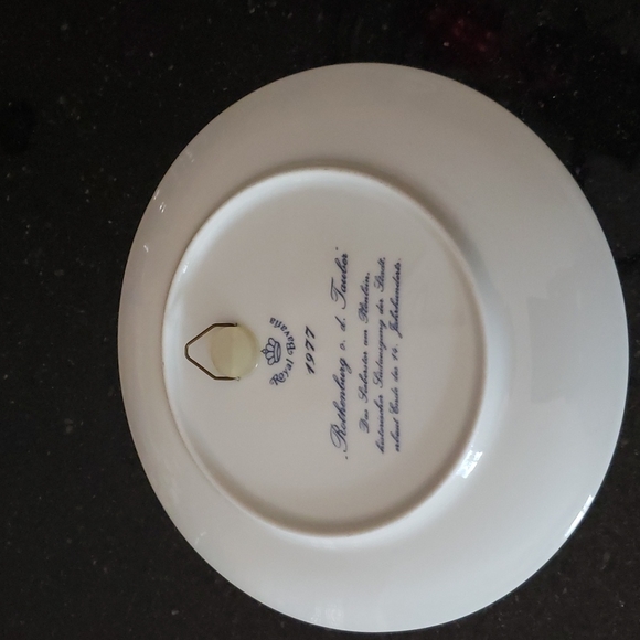 Vintage Royal Bavaria decorative plate in cobalt blue 💙 and white scheme - Picture 3 of 4